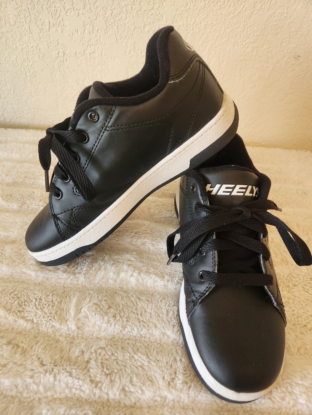 Heelys Mens HES10449 Black Skate Shoes Lace Up Low Top Round Toe Size 6